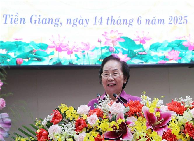Chủ tịch Hội Khuyến học Việt Nam Nguyễn Thị Doan phát biểu chỉ đạo. Ảnh: Minh Trí - TTXVN