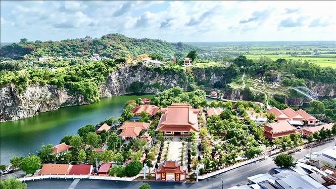 Truc Lam Zen Monastery, a spiritual gem lies within An Giang's natural wonders. VNA Photo: Thanh Sang