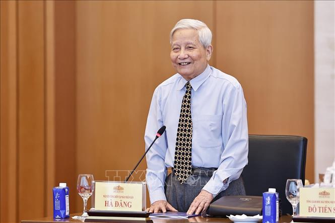 Nhà báo Hà Đăng, nguyên Tổng Biên tập Báo Nhân Dân phát biểu. Ảnh: Doãn Tấn - TTXVN