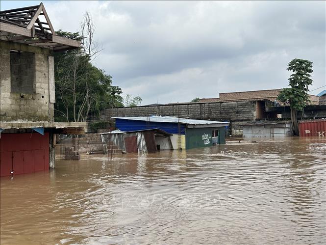 Ngập lụt tại Kinshasa, CHDC Congo. Ảnh: THX/TTXVN