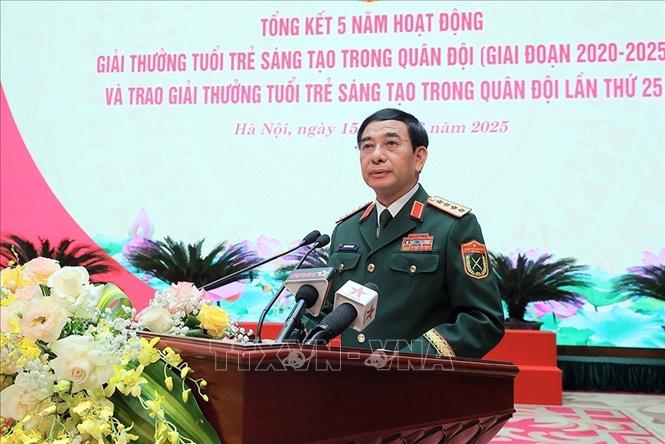 Đại tướng Phan Văn Giang, Phó Bí thư Quân ủy Trung ương, Bộ trưởng Bộ Quốc phòng phát biểu tại buổi lễ. Ảnh: An Đăng - TTXVN