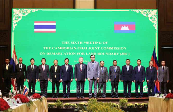Lãnh đạo đoàn JBC Campuchia và Thái Lan tại Hội nghị Ủy ban biên giới hỗn hợp (JBC) Campuchia - Thái Lan lần thứ 6. Ảnh: Huỳnh Thảo - P/v TTXVN tại Campuchia