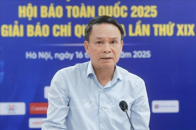 Phó Chủ tịch thường trực Hội Nhà báo Việt Nam Nguyễn Đức Lợi phát biểu. Ảnh: Minh Quyết - TTXVN
