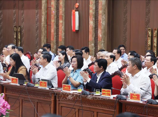 Các đại biểu dự buổi làm việc. Ảnh: TTXVN