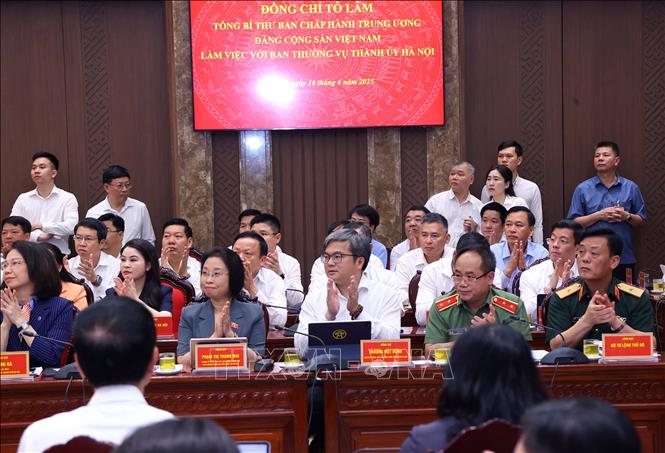 Các đại biểu dự buổi làm việc của Tổng Bí thư Tô Lâm với Ban Thường vụ Thành ủy Hà Nội. Ảnh: Văn Điệp – TTXVN