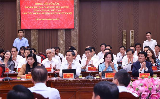 Các đại biểu dự buổi làm việc của Tổng Bí thư Tô Lâm với Ban Thường vụ Thành ủy Hà Nội. Ảnh: Văn Điệp – TTXVN