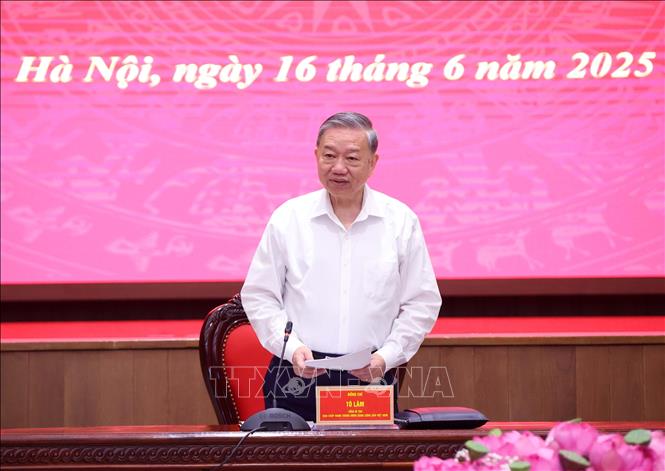Tổng Bí thư Tô Lâm phát biểu tại buổi làm việc với Ban Thường vụ Thành ủy Hà Nội. Ảnh: Văn Điệp – TTXVN
