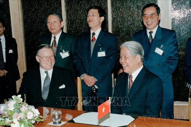 Thủ tướng Jim Bolger đón Tổng Bí thư Đỗ Mười thăm chính thức New Zealand (27/7/1995). Ảnh: Xuân Lâm – TTXVN