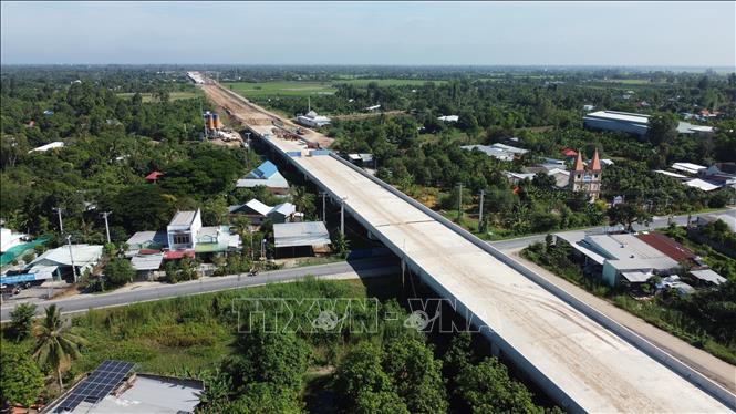 Đồng Tháp phấn đấu đưa vào khai thác cao tốc Cao Lãnh - An Hữu thành phần 1 trong tháng 3/2026. Ảnh: Nhựt An - TTXVN