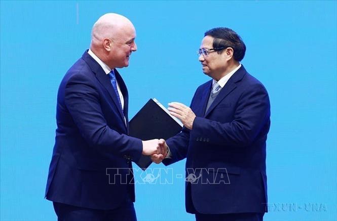 Thủ tướng Phạm Minh Chính và Thủ tướng New Zealand Christopher Luxon tuyên bố nâng cấp quan hệ Việt Nam - New Zealand lên Đối tác chiến lược toàn diện (Hà Nội, 26/2/2025). Ảnh: Dương Giang-TTXVN