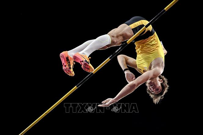 (Tư liệu) Vận động viên nhảy sào Armand Duplantis của Thụy Điển. Ảnh: THX/TTXVN