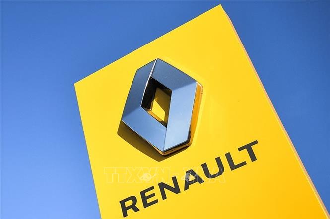 Biểu tượng của Tập đoàn sản xuất ô tô Renault tại Savenay, Pháp. Ảnh: channelstv.com/TTXVN
