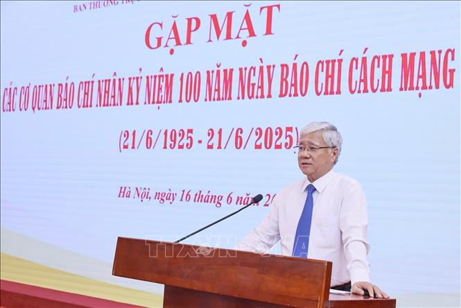 Đồng chí Đỗ Văn Chiến, Ủy viên Bộ Chính trị, Bí thư Trung ương Đảng, Bí thư Đảng ủy MTTQ, các đoàn thể Trung ương, Chủ tịch Ủy ban Trung ương MTTQ Việt Nam phát biểu. Ảnh: TTXVN phát