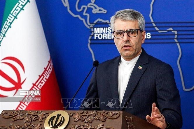 Người phát ngôn Bộ Ngoại giao Iran Esmaeil Baghaei phát biểu trong cuộc họp báo tại Tehran. Ảnh: IRNA/TTXVN