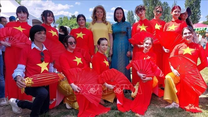 The Vietnamese Embassy in Bulgaria has promoted national cultural values at a recent Asian festival held in the capital city of Sofia. VNA Photo