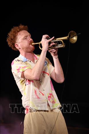 Nhạc công Pháp biểu diễn tại Đêm giao lưu âm nhạc Việt Nam - Pháp. Ảnh: Trần Lê Lâm – TTXVN