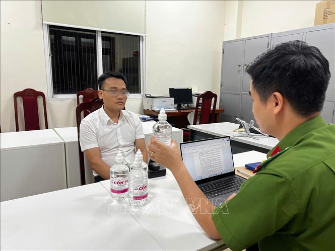 Ông Phạm Đình Tuấn tại cơ quan điều tra. Ảnh: TTXVN phát