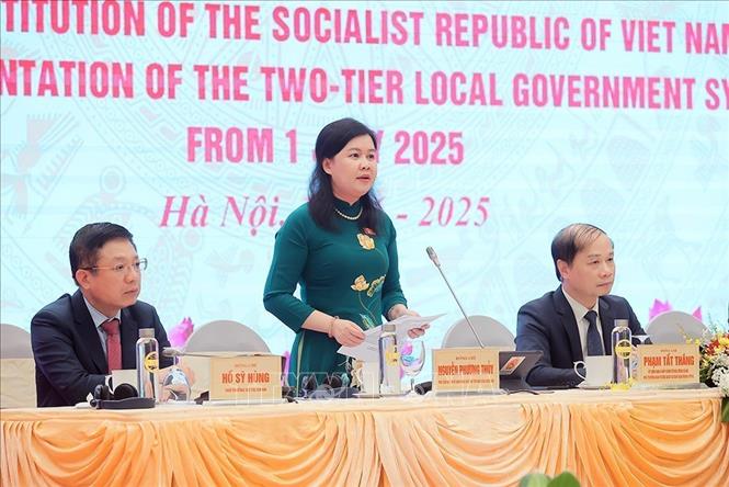 Phó Chủ nhiệm Ủy ban Pháp luật và Tư pháp của Quốc hội Nguyễn Phương Thủy trả lời câu hỏi của phóng viên. Ảnh: An Đăng - TTXVN