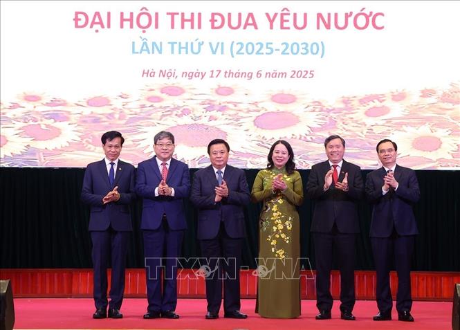 GS.TS Nguyễn Xuân Thắng, Phó Chủ tịch nước Võ Thị Ánh Xuân với Lãnh đạo Học viện tại Đại hội. Ảnh: Văn Điệp – TTXVN