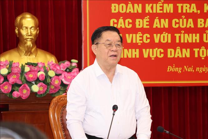 Đồng chí Nguyễn Trọng Nghĩa phát biểu tại buổi làm việc với Tỉnh ủy Đồng Nai về lĩnh vực dân tộc, tôn giáo. Ảnh: Sỹ Tuyên - TTXVN