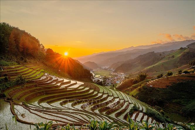 Vẻ đẹp của những thửa ruộng bậc thang ở xã Mồ Dề (huyện Mù Cang Chải, tỉnh Yên Bái). Ảnh: Khánh Hoà – TTXVN 