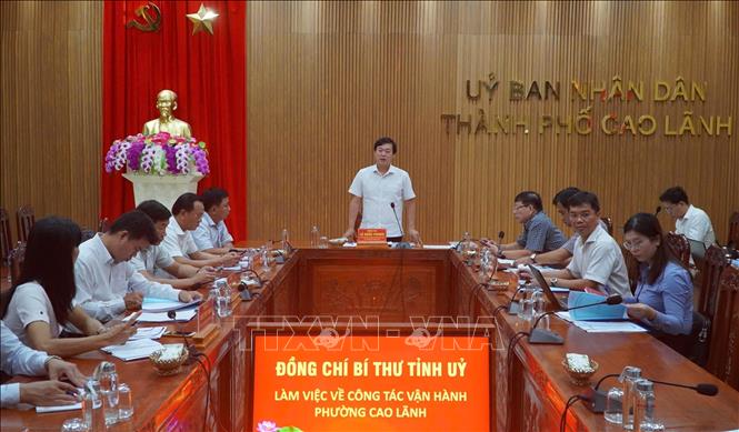 Tổ công tác của Ban Thường vụ Tỉnh ủy Đồng Tháp làm việc với Thường trực Thành ủy Cao Lãnh (hiện hành), Ban Thường vụ Đảng ủy phường Cao Lãnh (dự kiến). Ảnh: Nhựt An - TTXVN