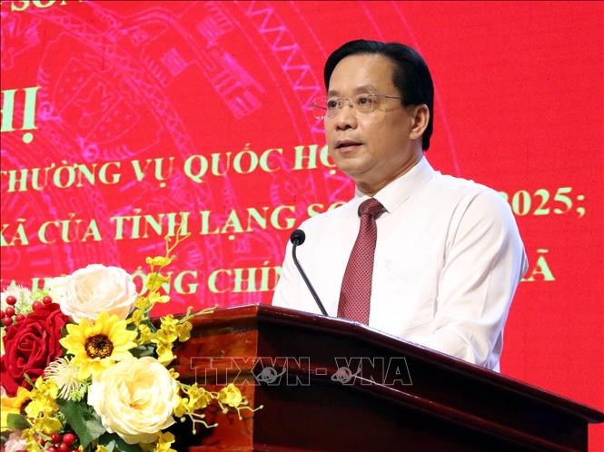 Bí thư Tỉnh ủy Lạng Sơn Hoàng Văn Nghiệm yêu cầu, các địa phương, đơn vị liên quan chuẩn bị các điều kiện để chuẩn bị vận hành mô hình chính quyền địa phương 2 cấp. Ảnh: Văn Đạt - TTXVN