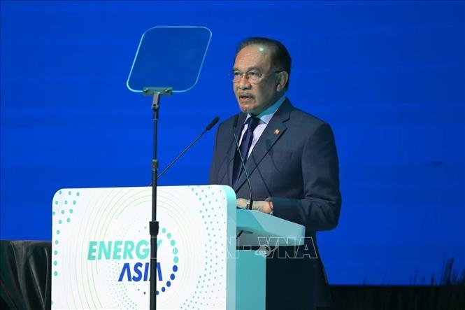 Thủ tướng Malaysia Anwar Ibrahim phát biểu khai mạc Hội nghị Năng lượng châu Á 2025. Ảnh: TTXVN phát