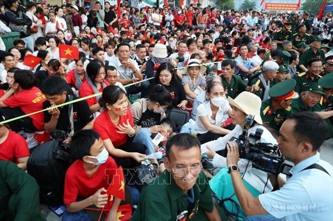 Lễ kỷ niệm 50 năm Ngày Giải phóng miền Nam, thống nhất đất nước (30/4/1975 - 30/4/2025) có hơn 700 phóng viên của 106 cơ quan báo chí trong nước và 169 phóng viên nước ngoài thuộc 58 cơ quan báo chí nước ngoài tham dự tác nghiệp. Ảnh: TTXVN