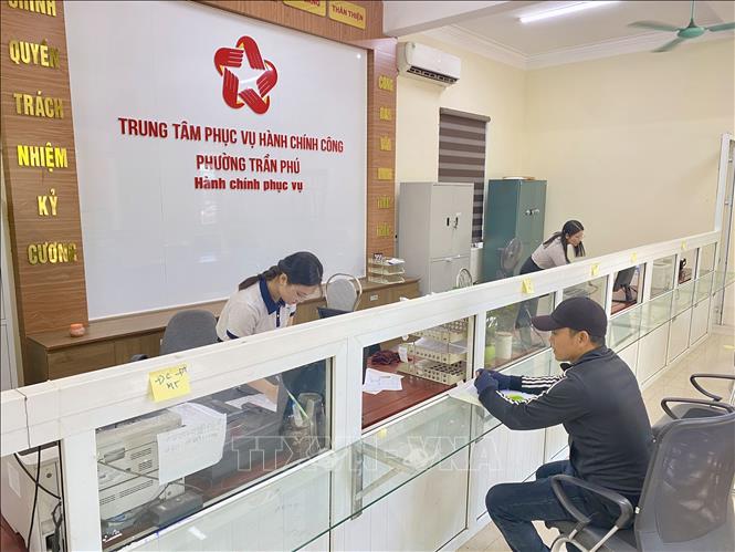 Trung tâm hành chính công phường Thạch Hạ (thành phố Hà Tĩnh) vẫn hoạt động để phục vụ người dân. Ảnh: Hữu Quyết – TTXVN