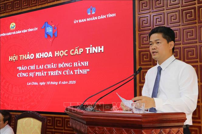 Phó Bí thư Thường trực Tỉnh uỷ Lai Châu Vũ Mạnh Hà phát biểu tại Hội thảo. Ảnh: Nguyễn Oanh-TTXVN.