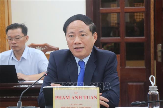 Chủ tịch UBND tỉnh Bình Định Phạm Anh Tuấn phát biểu tại buổi làm việc. Ảnh: Sỹ Thắng-TTXVN