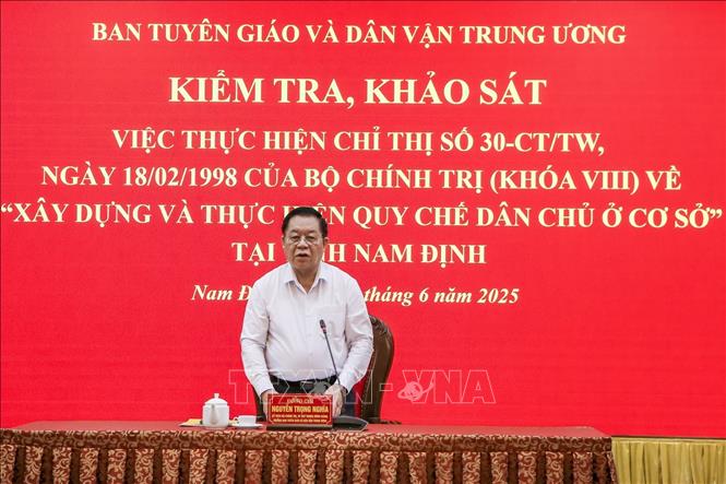 Đồng chí Nguyễn Trọng Nghĩa, Ủy viên Bộ Chính trị, Bí thư Trung ương Đảng, Trưởng Ban Tuyên giáo và Dân vận Trung ương, phát biểu. Ảnh: Công Luật - TTXVN