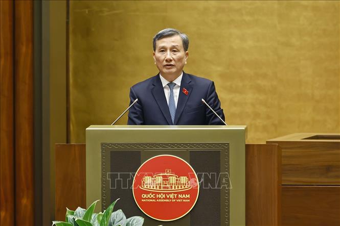 Chủ nhiệm Ủy ban Khoa học, Công nghệ và Môi trường của Quốc hội Lê Quang Huy trình bày báo cáo thẩm tra. Ảnh: Doãn Tấn - TTXVN