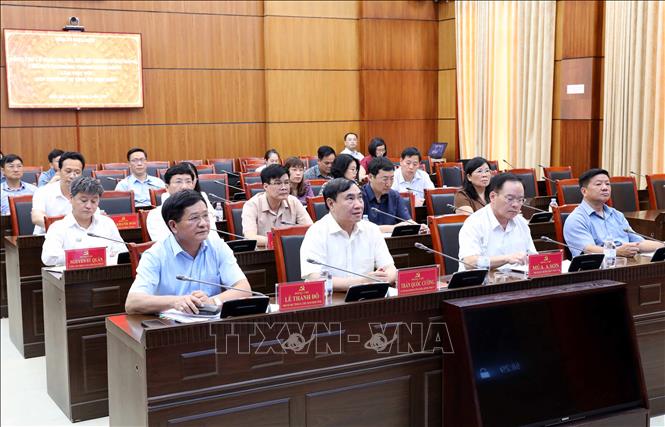 Các đại biểu dự buổi làm việc trực tuyến tại điểm cầu tỉnh Điện Biên. Ảnh: Trung Kiên - TTXVN