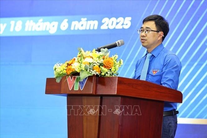 Đồng chí Bùi Hoàng Tùng, Bí thư Đoàn Thanh niên Chính phủ phát biểu. Ảnh: Minh Đức – TTXVN