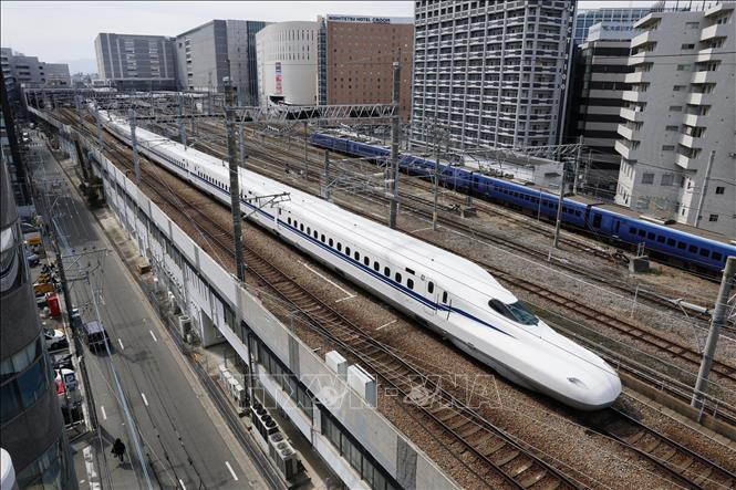 Tàu cao tốc Shinkansen tại Fukuoka, Nhật Bản. Ảnh: Kyodo/TTXVN