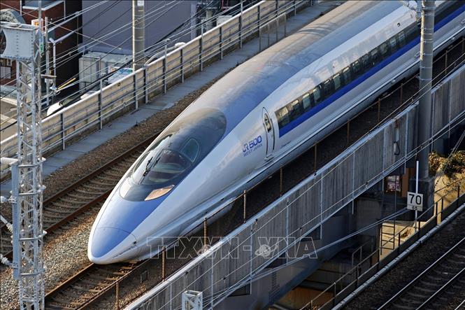 Tàu cao tốc Shinkansen tại Fukuoka, Nhật Bản. Ảnh: Kyodo/TTXVN