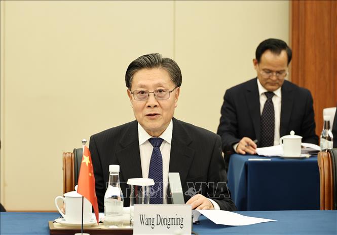 Wang Dongming, Vice Chairman of the Standing Committee of the National People's Congress of China, at the meeting. VNA Photo: Công Tuyên