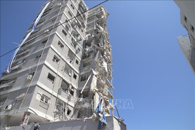 Cuộc tấn công đã phá hủy 61 tòa nhà, khiến ít nhất 9 người thiệt mạng và gần 200 người bị thương. Ảnh: Thanh Bình PV TTXVN tại Israel
