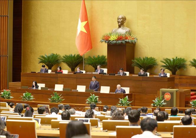Bộ trưởng Bộ Tài chính Nguyễn Văn Thắng trả lời chất vấn. Ảnh: Phương Hoa - TTXVN