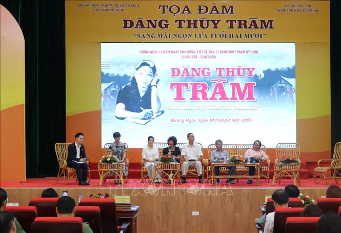 Quang cảnh buổi tọa đàm. Ảnh: Đinh Hương - TTXVN