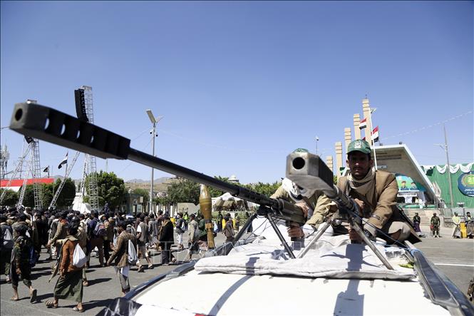 (Tư liệu) Các tay súng Houthi tại thủ đô Sanaa, Yemen. Ảnh: THX/TTXVN
