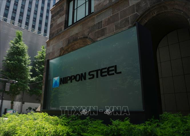 Biểu tượng tập đoàn thép Nippon Steel tại Tokyo, Nhật Bản. Ảnh: THX/TTXVN