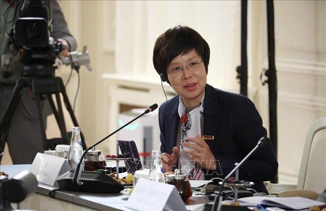 Tổng Giám đốc TTXVN Vũ Việt Trang đặt câu hỏi phỏng vấn Tổng thống Liên bang Nga Vladimir Putin. Ảnh: Quang Vinh-PV TTXVN tại LB Nga