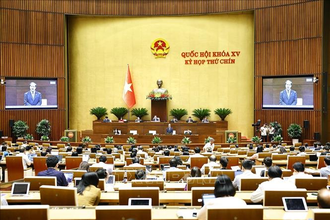 Bộ trưởng Bộ Giáo dục và Đào tạo Nguyễn Kim Sơn trả lời chất vấn. Ảnh: Doãn Tấn - TTXVN