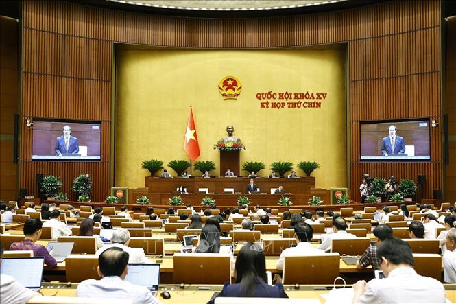 Bộ trưởng Bộ Giáo dục và Đào tạo Nguyễn Kim Sơn trả lời chất vấn. Ảnh: Doãn Tấn - TTXVN