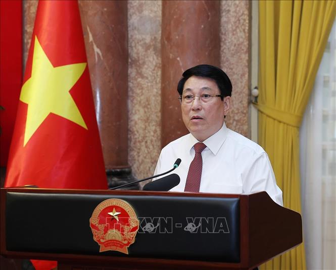 Chủ tịch nước Lương Cường phát biểu tại buổi gặp mặt các nhà báo tiêu biểu toàn quốc. Ảnh: Lâm Khánh - TTXVN