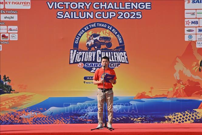 Ông Trần Minh Thảo, Phó Tổng Biên tập Báo Khánh Hòa, phát biểu tại lễ khai mạc. Ảnh: TTXVN phát 