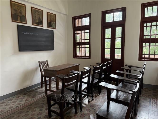 Lớp huấn luyện chính trị tại Di tích Trụ sở Hội Việt Nam Cách mạng Thanh niên ở Quảng Châu (Trung Quốc). Ảnh: Mạc Luyện - PV TTXVN tại Trung Quốc